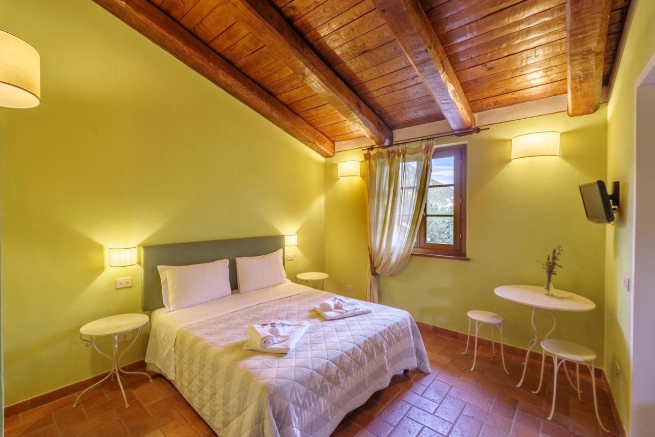 Agriturismo Le Vigne Foligno Bagian luar foto