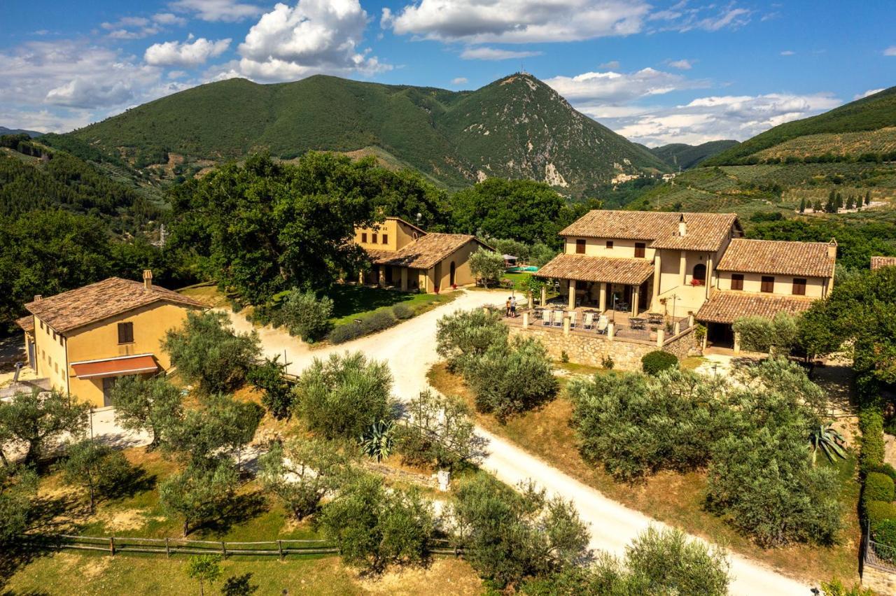 Agriturismo Le Vigne Foligno Bagian luar foto