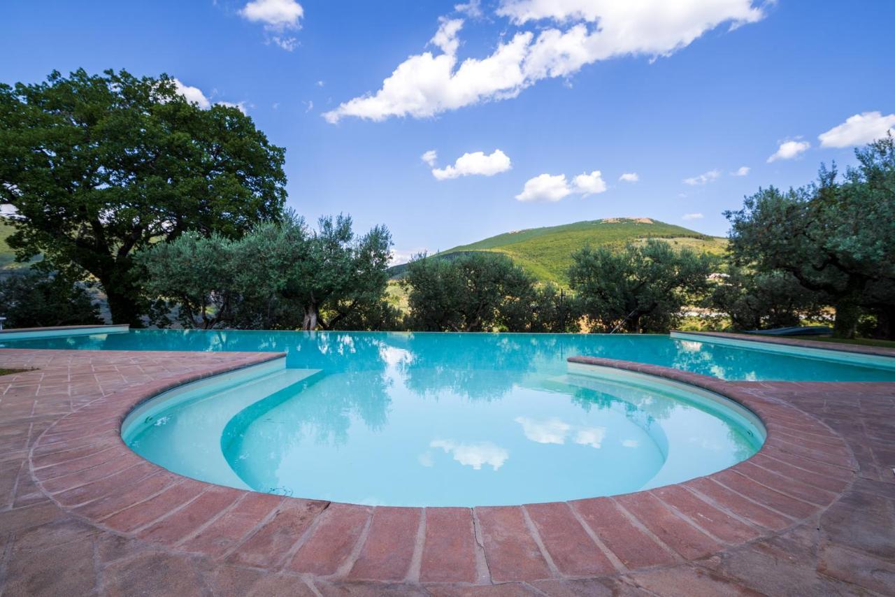 Agriturismo Le Vigne Foligno Bagian luar foto