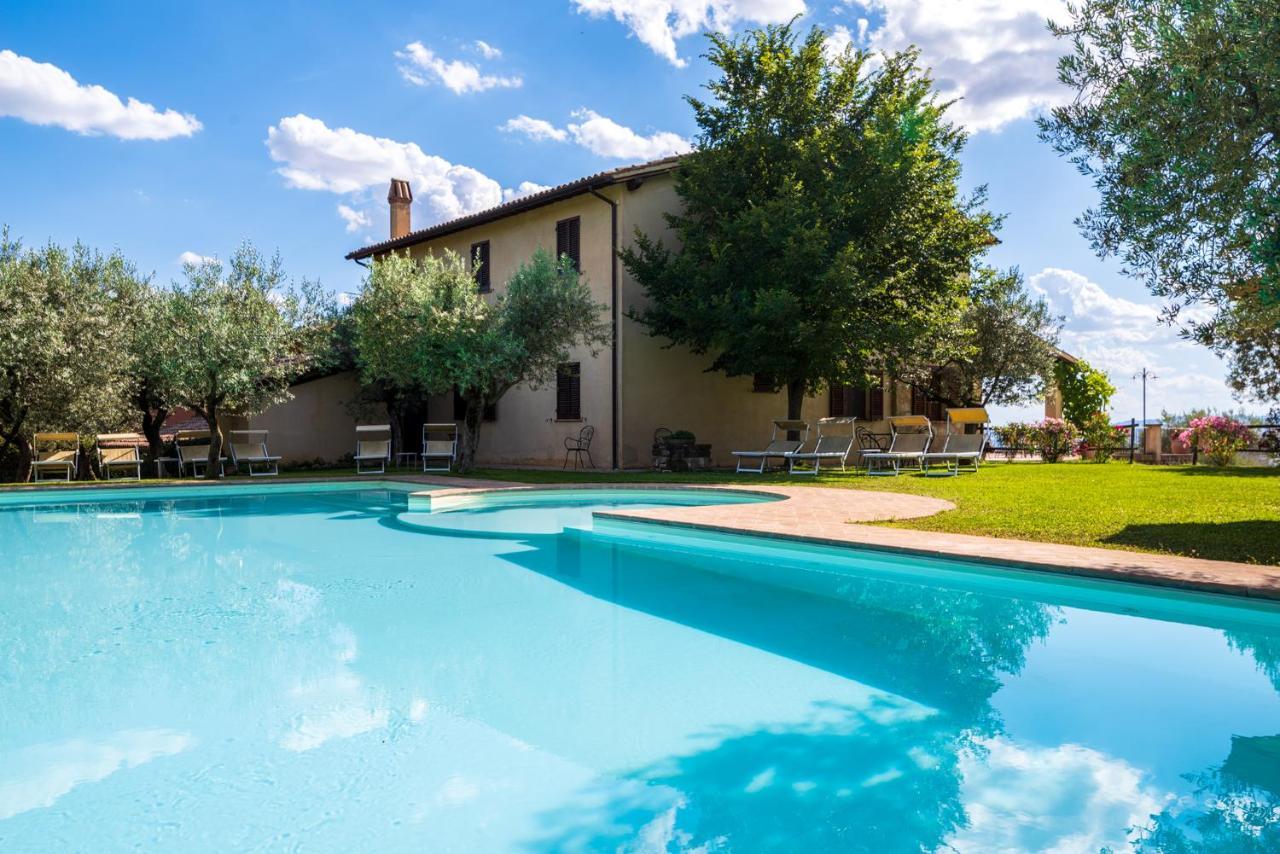 Agriturismo Le Vigne Foligno Bagian luar foto