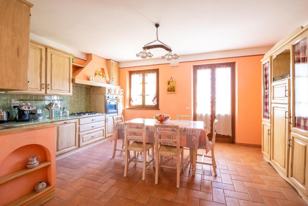 Agriturismo Le Vigne Foligno Bagian luar foto