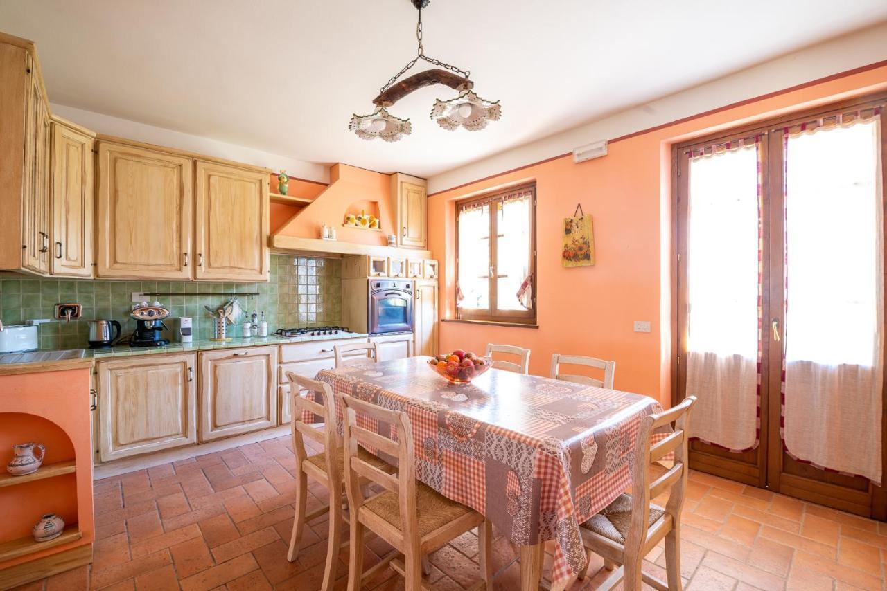 Agriturismo Le Vigne Foligno Bagian luar foto