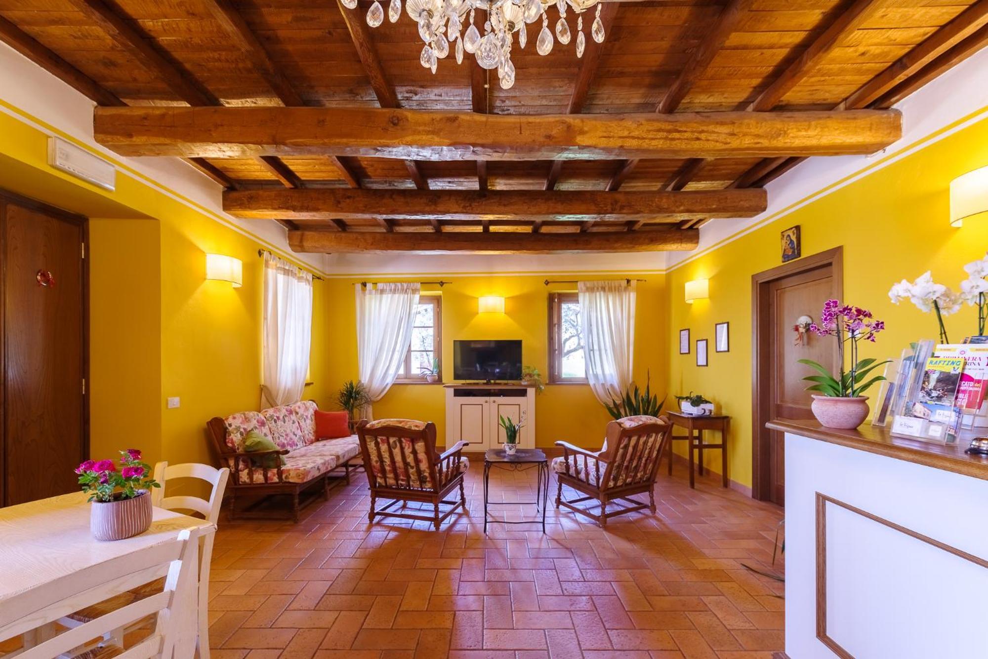 Agriturismo Le Vigne Foligno Bagian luar foto