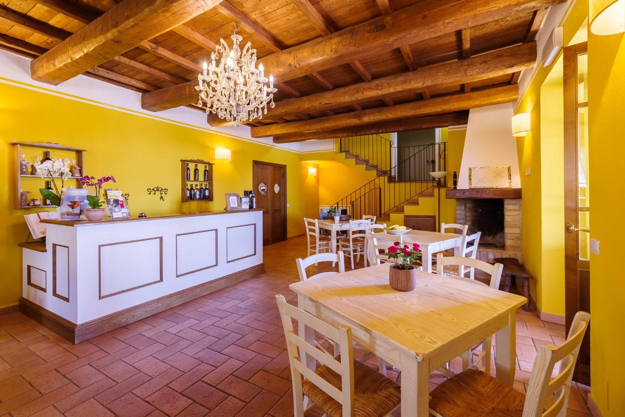 Agriturismo Le Vigne Foligno Bagian luar foto